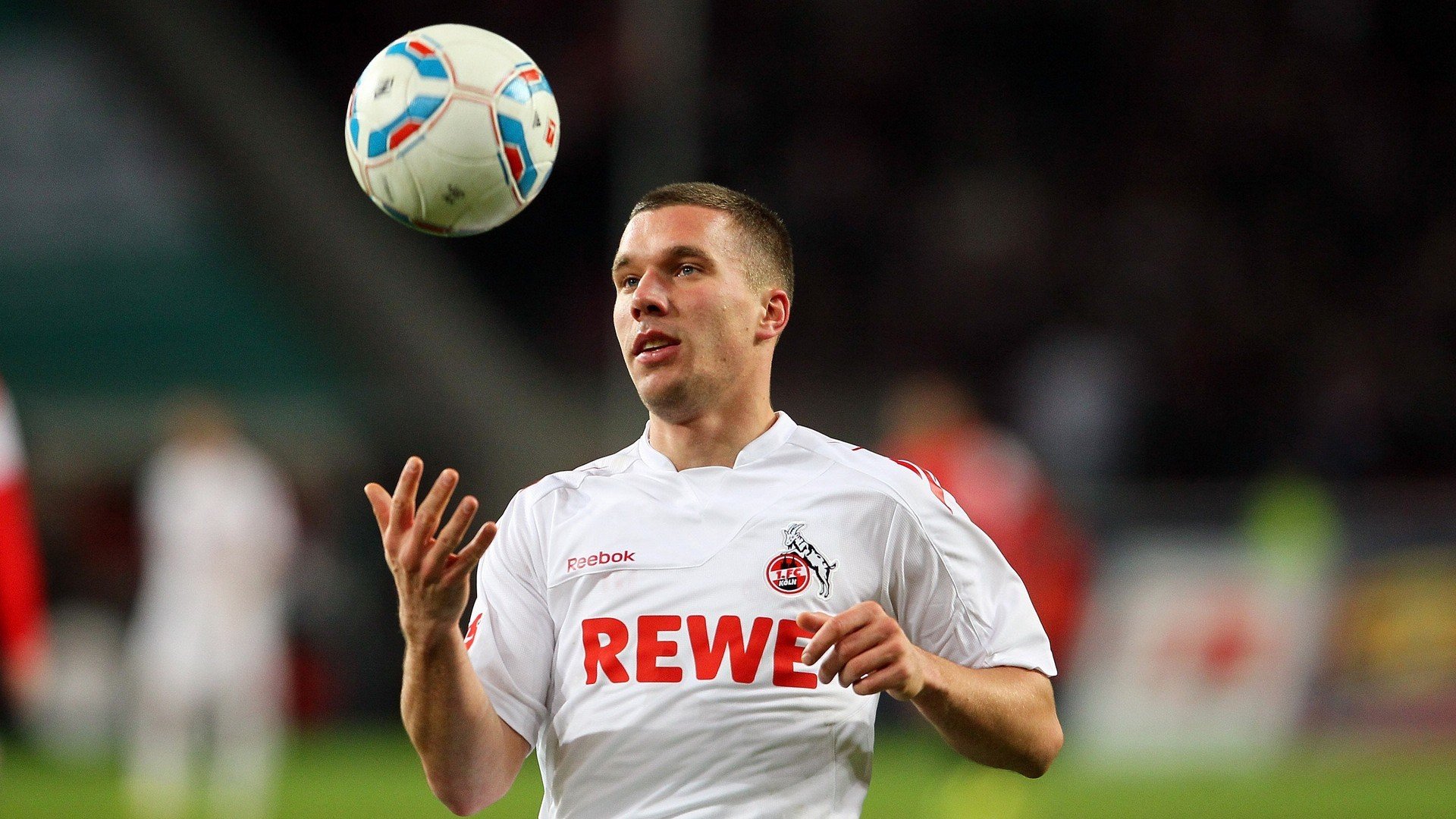 世界杯绝妙瞬间：经典片段珍藏一生！，世界杯经典视频