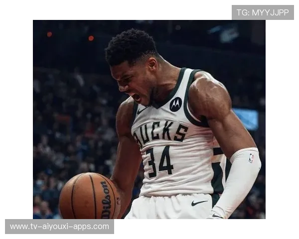 雄鹿字母哥强突暴扣，对手禁区直接崩，雄鹿主帅_字母哥取得很好进展 但无复出时