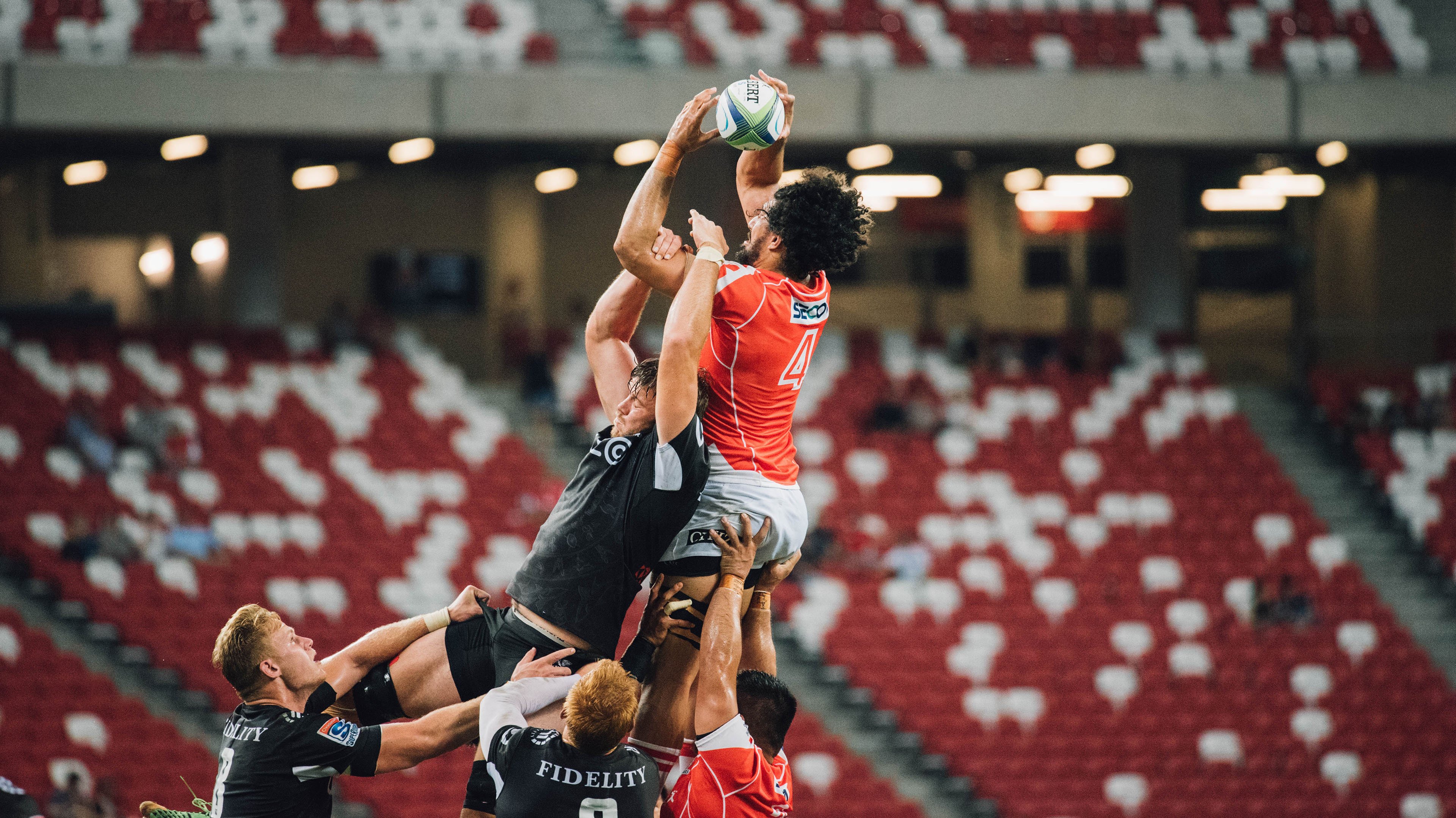 选手退役后加入教练组继续为战队出力，教练都是退役的运动员